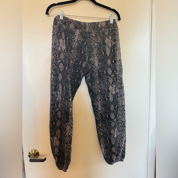 Sundry Snake Print Joggers in Size 2 (Medium) - Picture 3 of 5